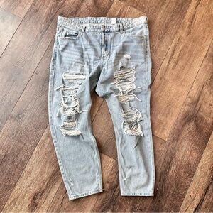 H&M Womens 18 highly distressed boyfriend light wash jeans destroyed